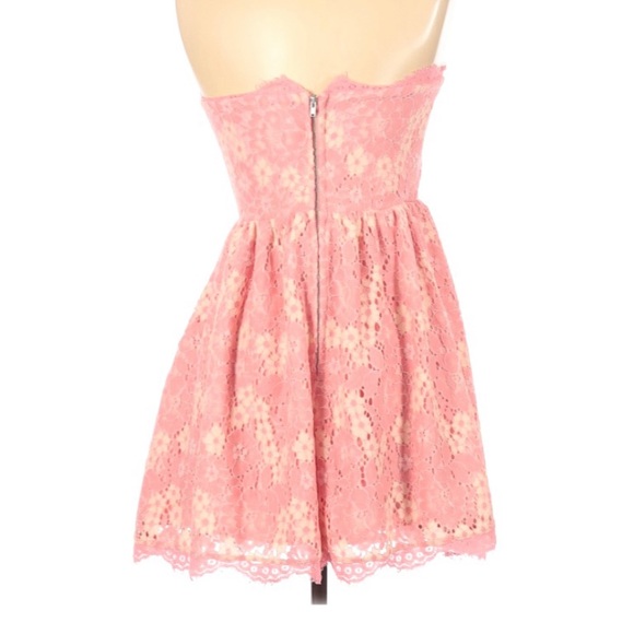 NWT NBD Daimilee Lace Strapless Dress Blush Sm/2-4 - Picture 5 of 6